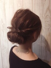 大人可愛いシニヨンスタイル ヘアセットもお任せください