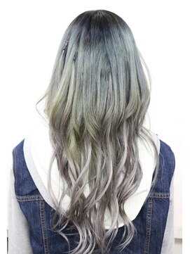 クリップ ジョイント ゴッド(CLIP JOINT GOD) 外国人風　ヌーディーシルバーカラー＆エクステ