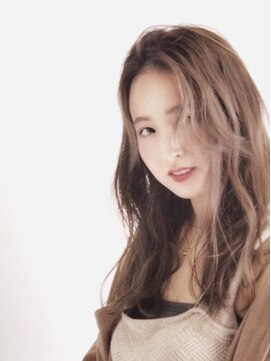 ミスト(mist) 【 mist 】くすみベージュの透明感カラー（金沢文庫/金沢八景）