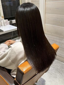 ビケット(biquette)の写真/湿度によるクセやうねり、ボリュームにお悩みの方必見！《biquette》の縮毛矯正で自然で柔らかさに♪