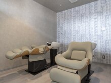 【首や腰に負担少ない次世代型シャンプー台使用】ヘッドスパ、トリートメントも快適に♪♪