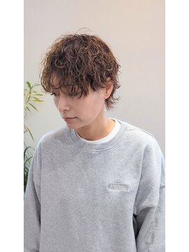 サロン クィ ベルジョーネ(SALON QUI BELLGIONE) 波巻きマッシュウルフ