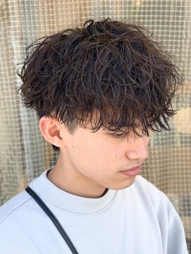 エルマーク 京都河原町(L-MARK) スパイラルパーマツイストパーマアップバング短髪メッシュ