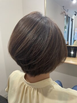 トナリ(tonari) ショートスタイル