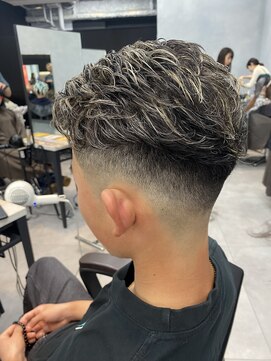 エレナ(elena) スキンフェード