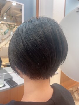 マル 日立(maru.) 大人可愛いショートヘア、絶妙な丸み×襟足のくびれ