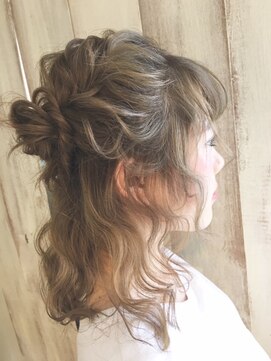 アンフィフォープルコ(AnFye for prco) 【AnFyeforprco】ルーズなお団子ツインのハーフアップアレンジ♪