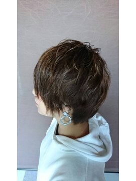 エム デ ヘアー オカダ ショート