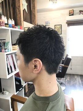 リリー シンジュク(Lilly) 【Lilly新宿】#ビジネススタイル#束感#ショート#メンズカット