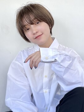 スー 渋谷(suu) 20代30代ミルクティー丸みシアーベージュショートボブ（徳竹）