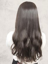ヘアケアの成分の入ったカラー剤だから、ヘアケア目的でご提案することも！《日吉/髪質改善》