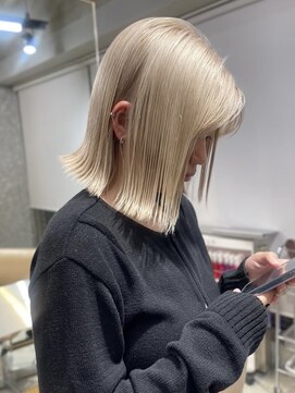 サンク 原宿 表参道(cinq) ミルクティーベージュダブルカラーインナーカラーケアブリーチ