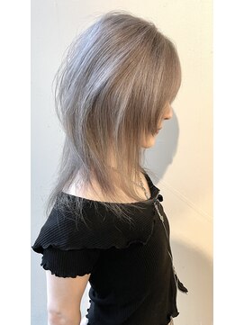 ランデブー(Rendez-vous) ホワイトシルバー【堺市／浅香山】