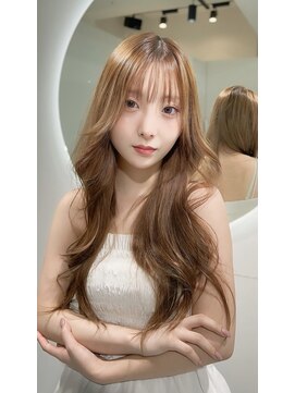 シア(XIA) 大人可愛い美髪くびれヘアネビージュ20代30代　XIA