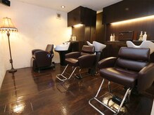 ジータヘアー 新越谷(GitaHair)の雰囲気（個室感覚なシャンプー台）