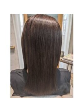 シー 浜松大平台店(She) 艶の出る白髪染め、艶カラー 30代、40代、50代