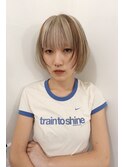 ケアブリーチハイトーンホワイトベージュデザインカラーボブ