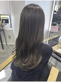 明るめオリーブグレージュ