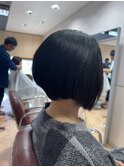 前下がりモードボブ