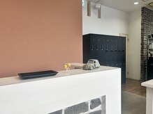 アトリエファゴ ハナミズキ店の雰囲気(エレベーターもしくは階段を降りてすぐご入店できます)