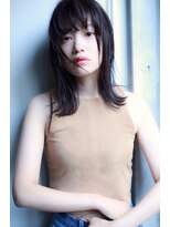 グレージュ ひし形シルエット 切りっぱなしボブ エアリー