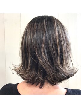 ヘアーブレイス(hair brace) 外ハネボブ×透明感ハイライト 【hair brace】