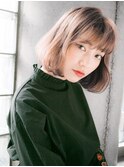 重めボブでもハイトーンだと軽く見える