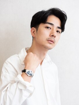 ララルーモ(LaLarOomo) ワイルド映えのかき上げバング