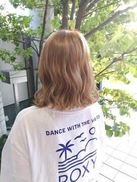 ジュンク(JUNQUE) ミルクティーベージュ/ミディアム/ボブ/切りっぱなし/今っぽい