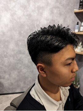 エム(em) 学生カット