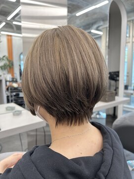 エイト 立川店(EIGHT) ☆プラチナグレージュ×コンパクトショート☆