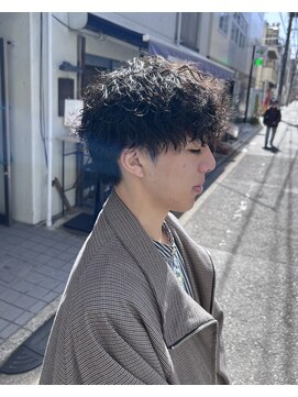 オムファミーユラグ(homme, famille raugh) 波巻きパーマ