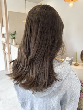 ミュゼプリュム(Musee plume) 透け感ベージュ/抜け感カラー