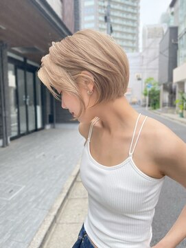 トルネード(TORNADO) 海外シティガールヘア ハイトーンシアベージュショートボブ t616