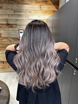 ベイショア(Bay Shore NY) バレイヤージュグレージュカラーくすみベージュホワイトブロンド