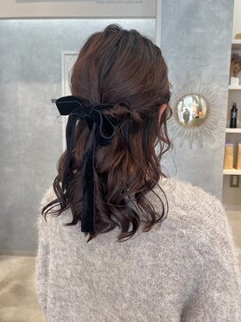 ポジ(poji) アレンジ 艶髪 髪質改善 ヘアセット 編みおろし 顔まわり