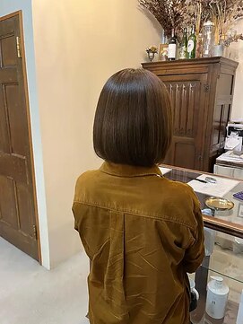 バショ(ba sho) ベージュカラー/くすみベージュ/ミニボブ