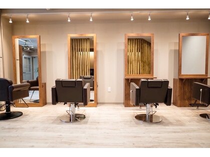 サロン ル イヴィ(Salon Le Ivi)の写真