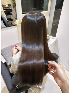 エミュスト(Emuest) 【松葉】髪質改善/髪質改善ストレート/髪質改善トリートメント