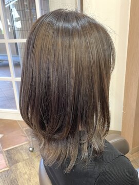 アルターリール(aL ter Rire) 黒髪/グレーベージュ/レイヤーロング/前髪パーマ /中村郁未