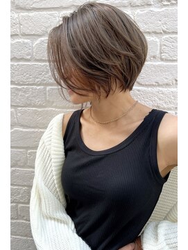 トルネード(TORNADO) 外国人風前下がりショートボブ　n11.17