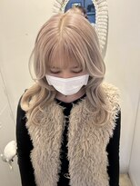 ロティー(loty)&nbsp;ブリーチ ハイトーン ダブルカラー ホワイトブロンド 前髪 10代