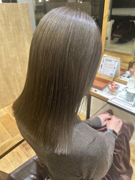 冬に人気｜髪質改善オリーブベージュカラー