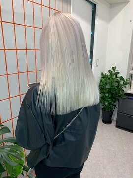 ペレ 原宿(PELE) ダブルカラー/ケアブリーチ/羽エクステ/原宿