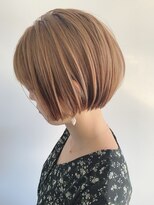 ステアケース ギンザセブン(stair:case ginza7)&nbsp;丸み　まとまるショートボブ　耳かけ　ブリーチカラー