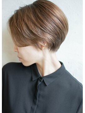 ヘアーラウンジ ハピル(Hair lounge Hapir) 【大人マニッシュショート】ダークグレージュ×耳だしショート