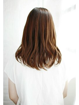 ラグブラン 銀座(Lag.blanc) ナチュラルパーマで可愛ミディアムボブ