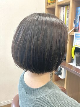 クネア(kunea) 切りっぱなしボブ/マニッシュボブ/暗髪