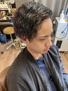 アメラボ(AmeLab) センターパート系ツイストスパイラルパーマ
