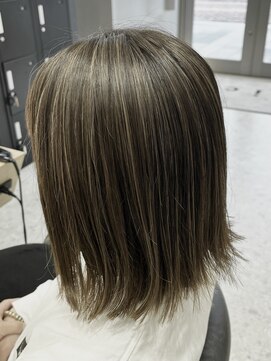 シータ(c i e t a) グレージュ/ハイライト/白髪ぼかし